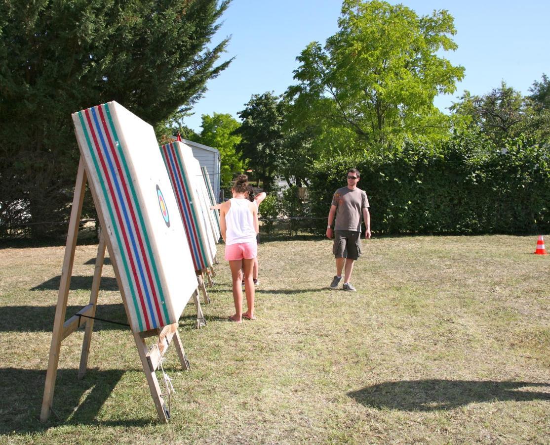 Mobil Homes Xxl2 4 Chambres - Camping Le Ranch Des Volcans Châtel-Guyon Εξωτερικό φωτογραφία
